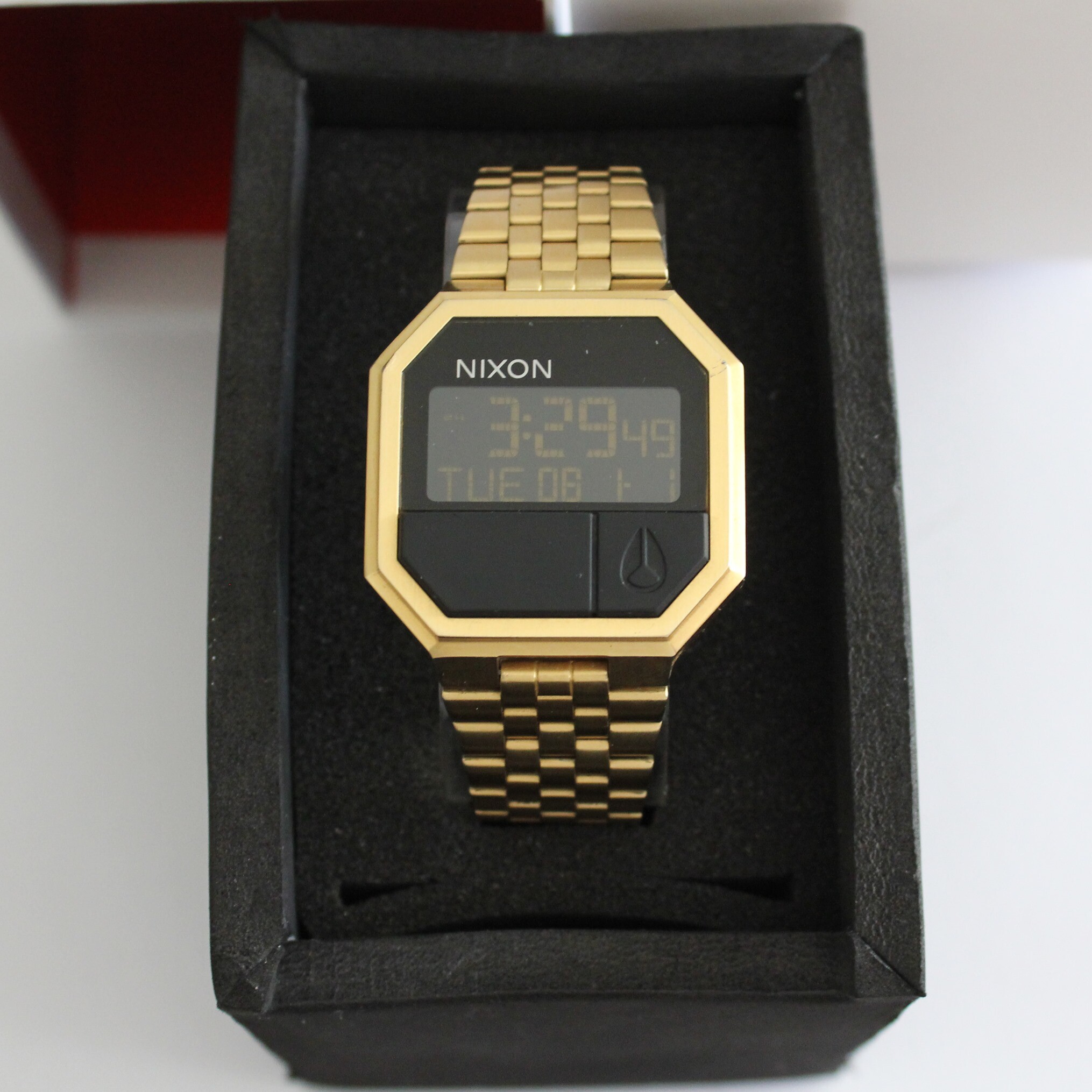 尼克松nixon方形土豪金数字腕表显示潮流石英黑金男手表  a158502