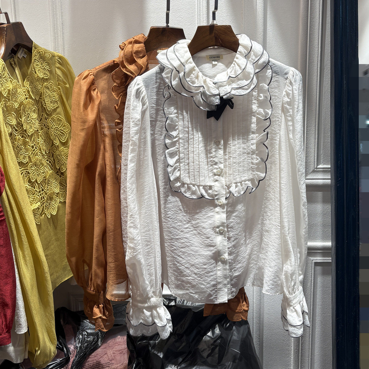 南油2026春季新品女装复古优雅拼色荷叶叠叠领花朵微透泡泡袖衬衫,女装/女士精品,衬衫,淘宝优惠券,粉丝福利购,淘宝优惠卷