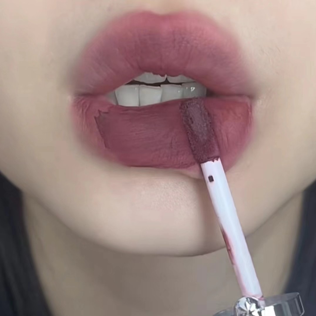 橄榄皮清冷厌世风 girlcult唇釉构奇唇霜M57牡丹花下烟紫红棕口红