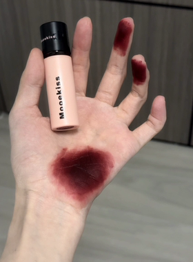 昭和恶女色！木柯诗唇泥v06鸽血红暗红色姨妈色口红唇釉哑光唇釉