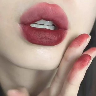 浓郁到发黑!akf唇泥m15血浆红枣泥色暗红深红姨妈色色口红显白