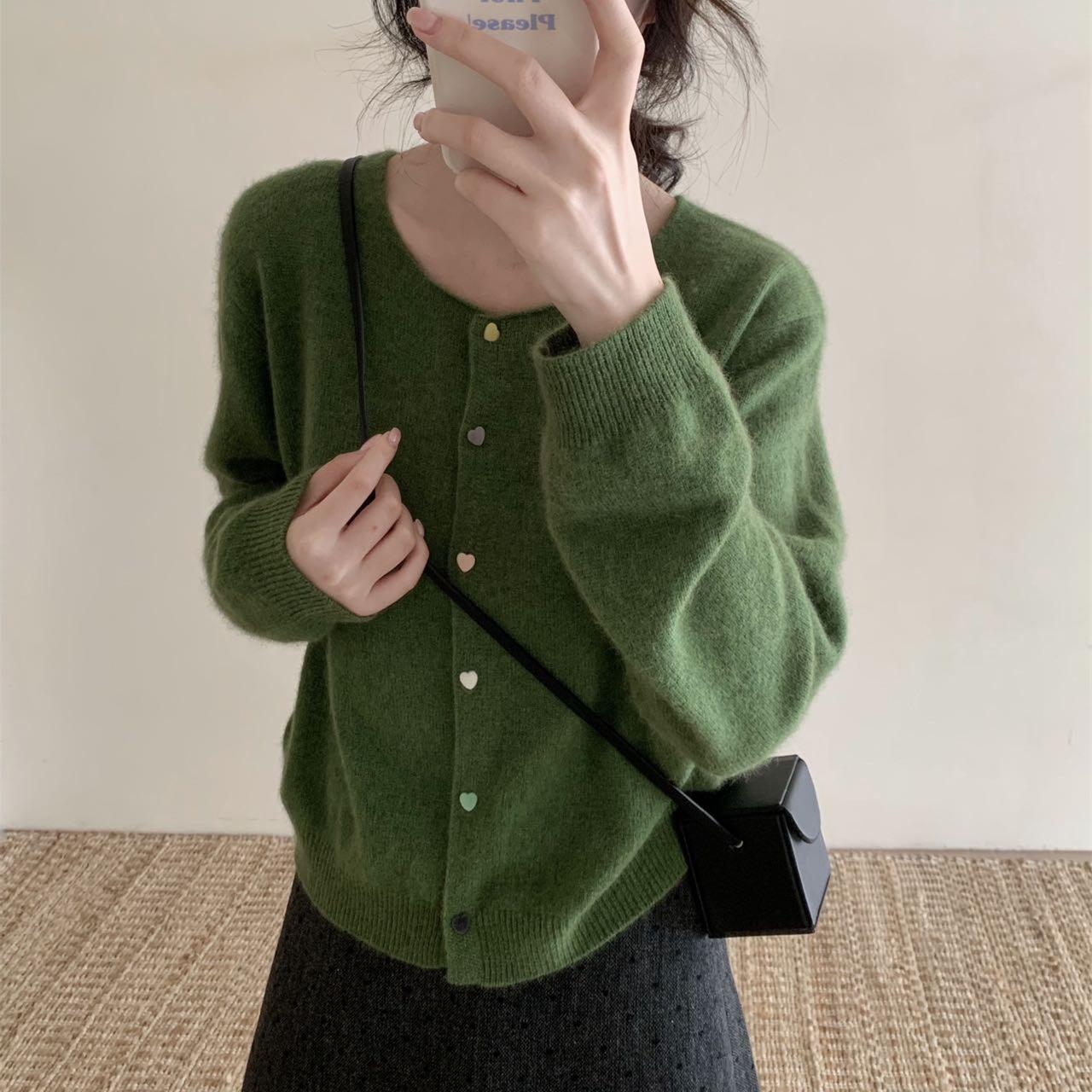 早秋毛衣外套韩系百搭低圆领纯色宽松软糯休闲牛油果绿女针织开衫