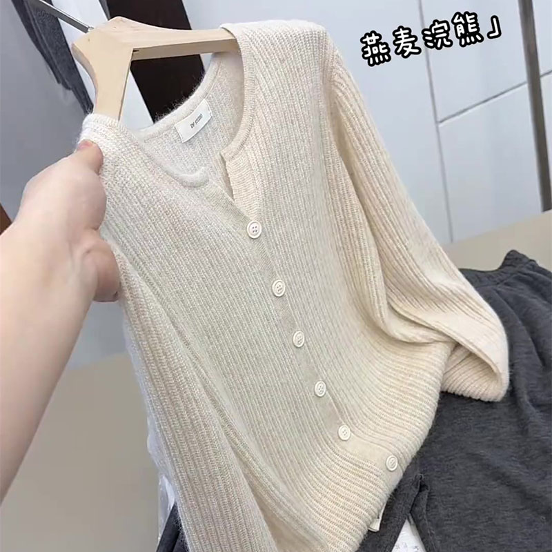 欧货时尚V领燕麦色长袖针织开衫