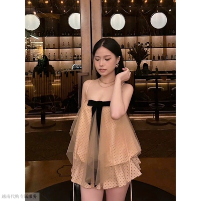 越在线越南小众Aguja新款甜美公主风蝴蝶结波点吊带蝴蝶结连衣裙
