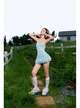 越在线越南小众mangata性感辣妹吊带露背气质显瘦花朵短裙连衣裙