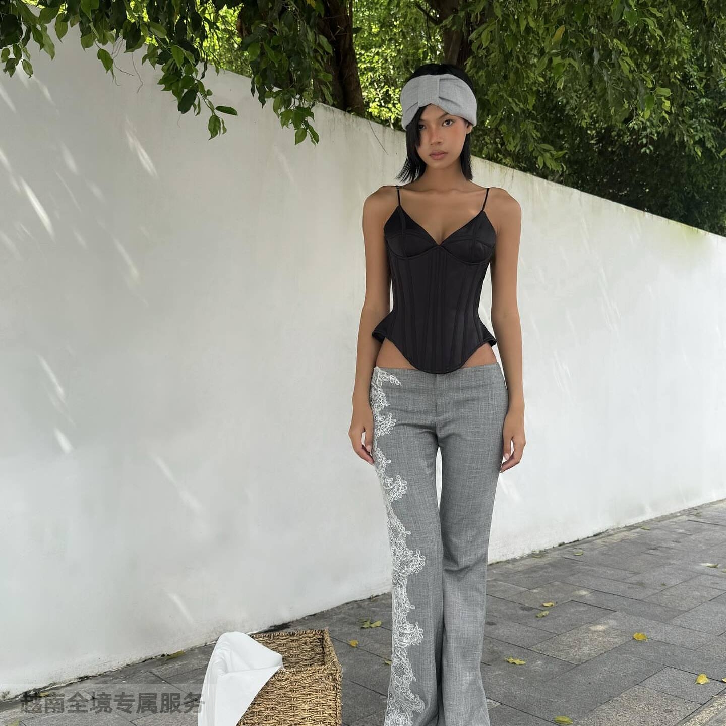 越在线越南小众ibiboss新款性感辣妹蕾丝花纹灰色修身长款