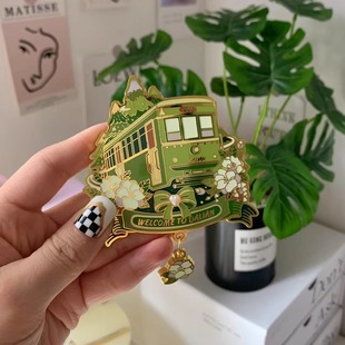 【实拍】大连文创有轨电车小绿车夜光金属磁吸冰箱贴创意装饰礼物