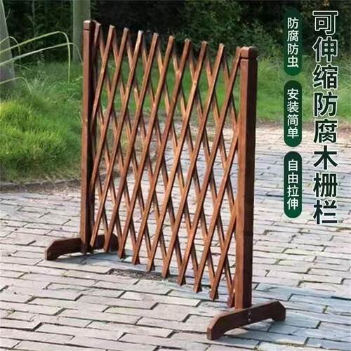 防腐木栅栏花园草地宠猫狗隔断