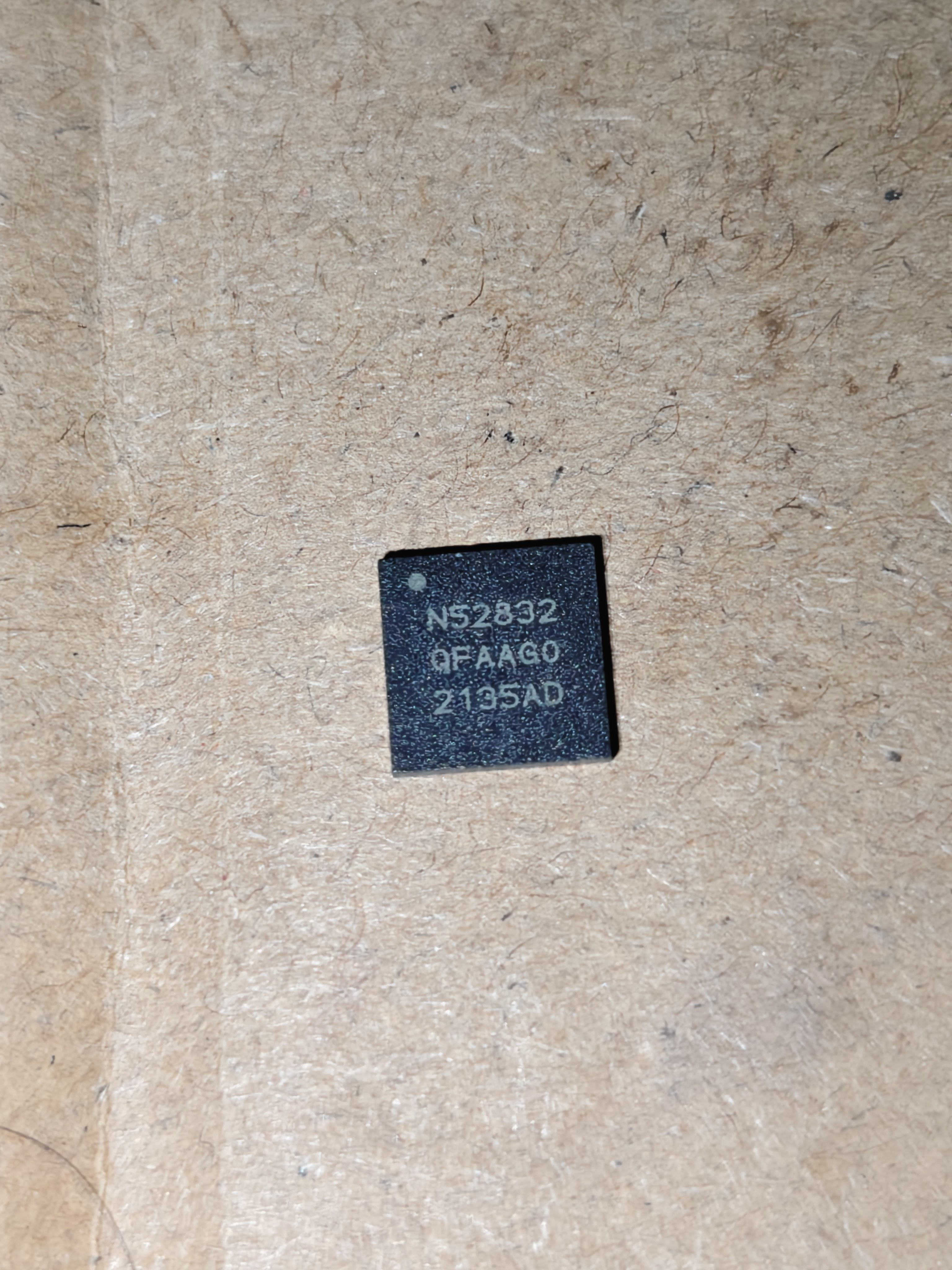 NRF52832-QFAA-R 无线蓝牙芯片 nRF51802/51822-QFAC/n52840-QIAA