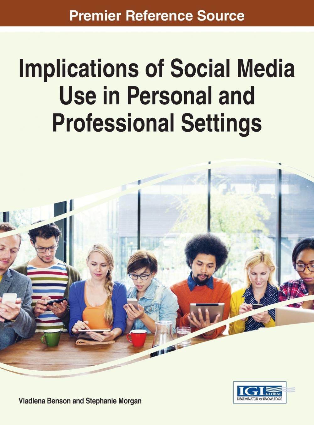 【预售 按需印刷】implications of social media use in personal