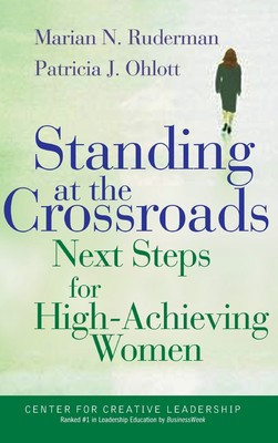 预售 按需印刷Standing at the Crossroads  Next Steps for High Achieving Women