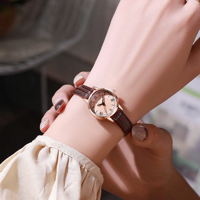 手表女小巧精致复古女士女款轻奢小众高级感女生小表盘学生考试