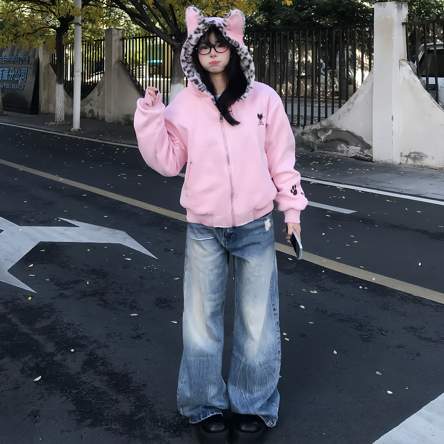 文文不乖原创美式复古水洗做旧磨破牛仔裤男女阔腿宽松休闲弯刀裤