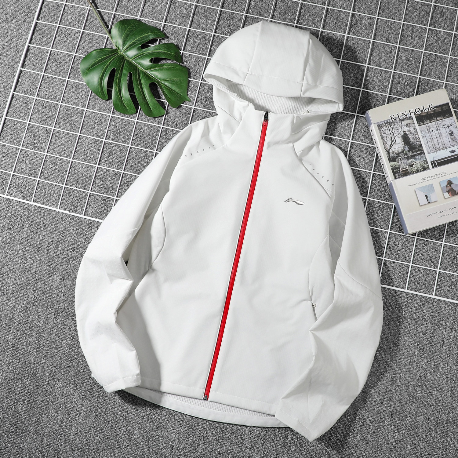 李宁外套女款2026春季新款运动跑步防风保暖软壳连帽休闲风衣夹克