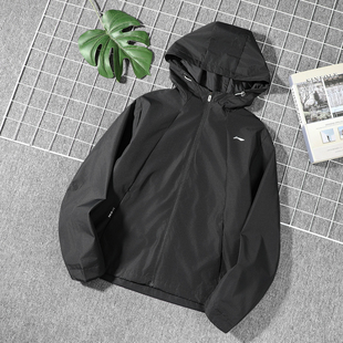 李宁外套女款2026春季新款女士运动跑步宽松防风软壳梭织连帽风衣