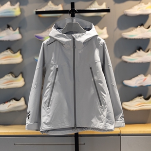 李宁外套女款2026春季新款女士保暖跑步软壳休闲防风连帽开衫风衣