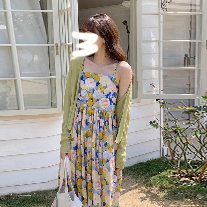 春秋新款茶歇法式油画碎花吊带连衣裙女夏2025小个子长袖绿色外搭