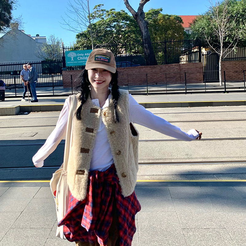 Tetu STUDIO 2025SS “慵懒周末”100%羊毛两面羊羔毛背心