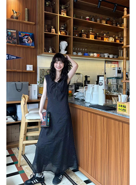 Tetu STUDIO 2024SS【折扣7折】“塞林格女孩”夏季法式V领连衣裙