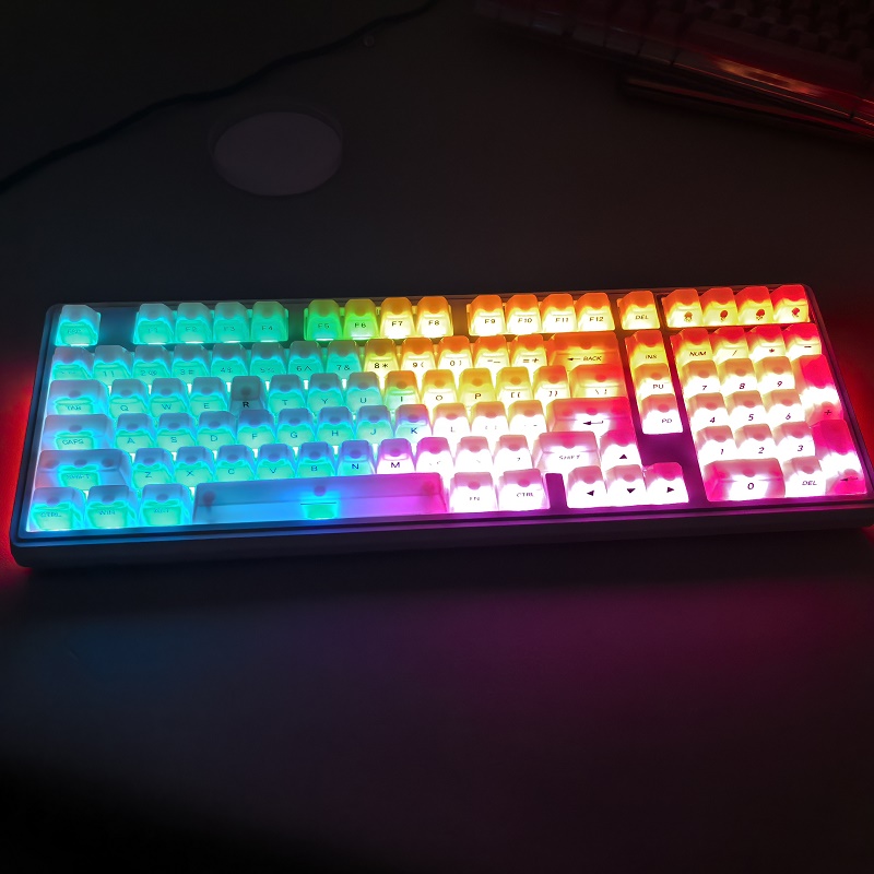 黑吉蛇水母粉白红键帽
