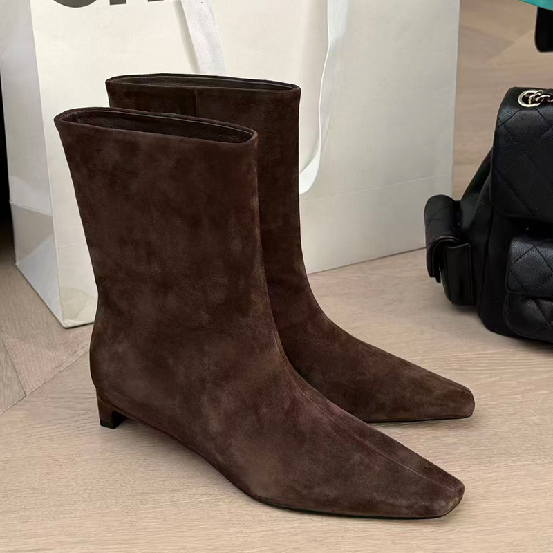 诗歌兰真皮尖头细跟显瘦弹力靴