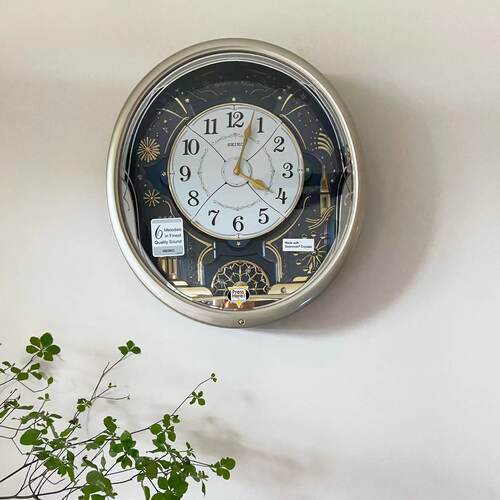 SEIKO日式彩灯音乐光控报时