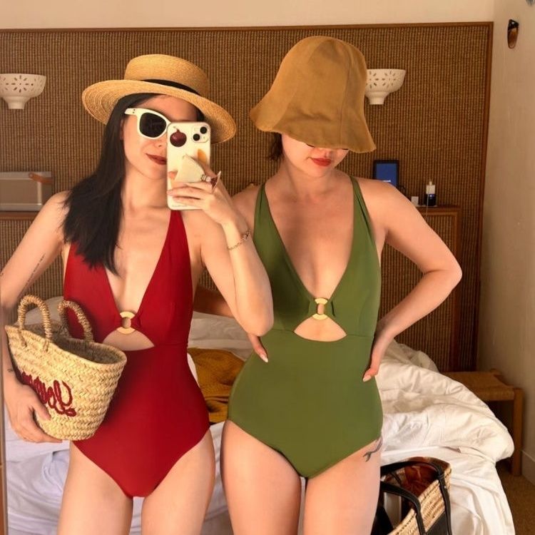 DK泳衣女款成人2024新款高级感遮肉显瘦绝美海边度假连体游泳装