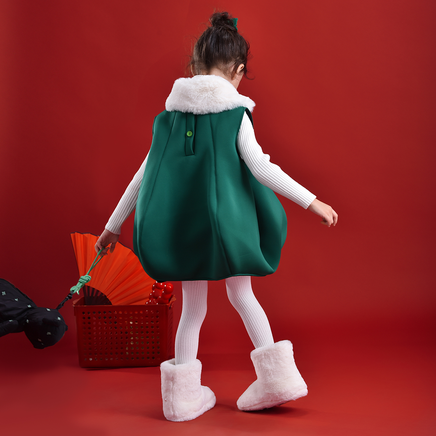 小蜜糖童装秋冬新款女童绿色新年连衣裙洋气女宝宝太空棉拜年礼服