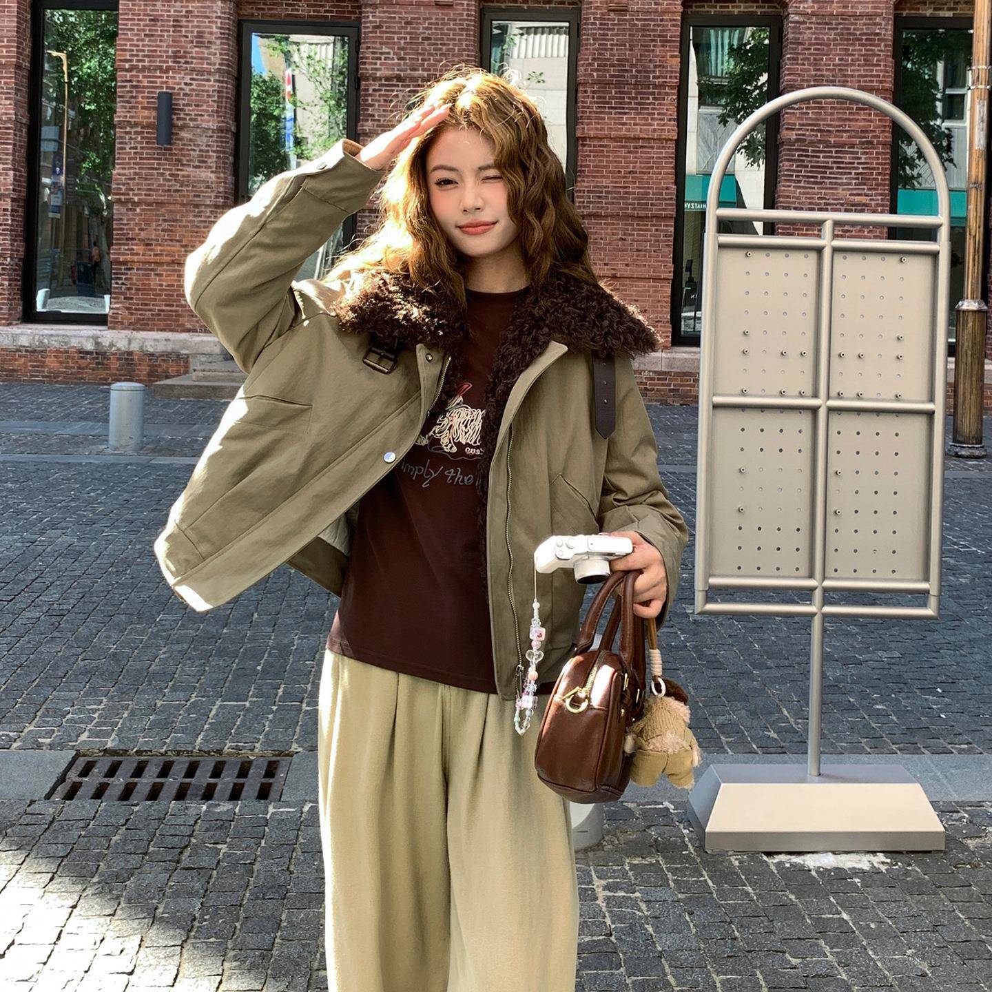 保工羊装风派克服女短款羔毛翻领羽绒服冬个C085-Q11季小子加厚暖