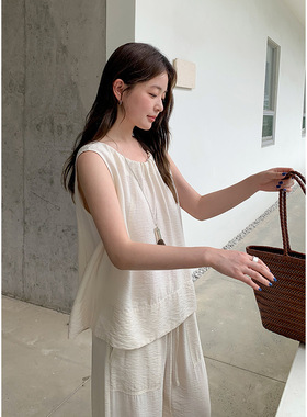 CLEAN SPACE简约温柔小衫2025十三行新款宽松系带无袖上衣女56025