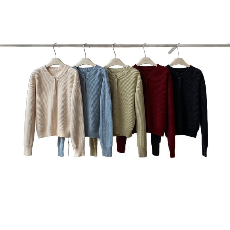 CLEAN SPACE 温柔复古毛衣女2025秋冬款浣熊毛亲肤针织上衣59110