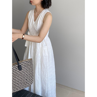 江左 法式V领赫本风露肩系带白色女收腰度假风纯色长款背心裙1357