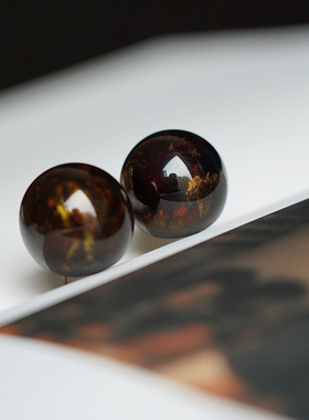 耳边铛407中古感仿猫眼石圆球形耳环树脂棕色气质耳钉灰色ins耳夹