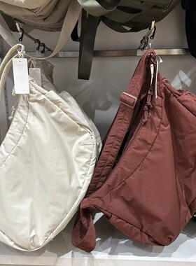 休闲简约风蓬松挎包男女装同款通用大容量百搭斜挎包单肩包481663