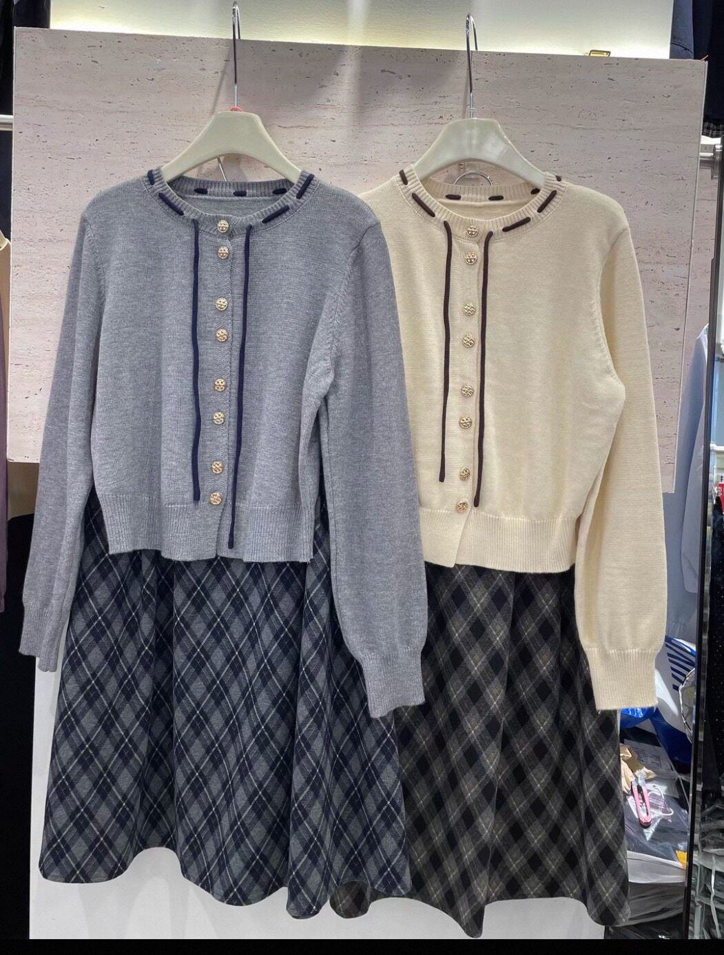 尚品荟A56秋韩系学院风针织开衫格子半身裙子两件套女高级感套装