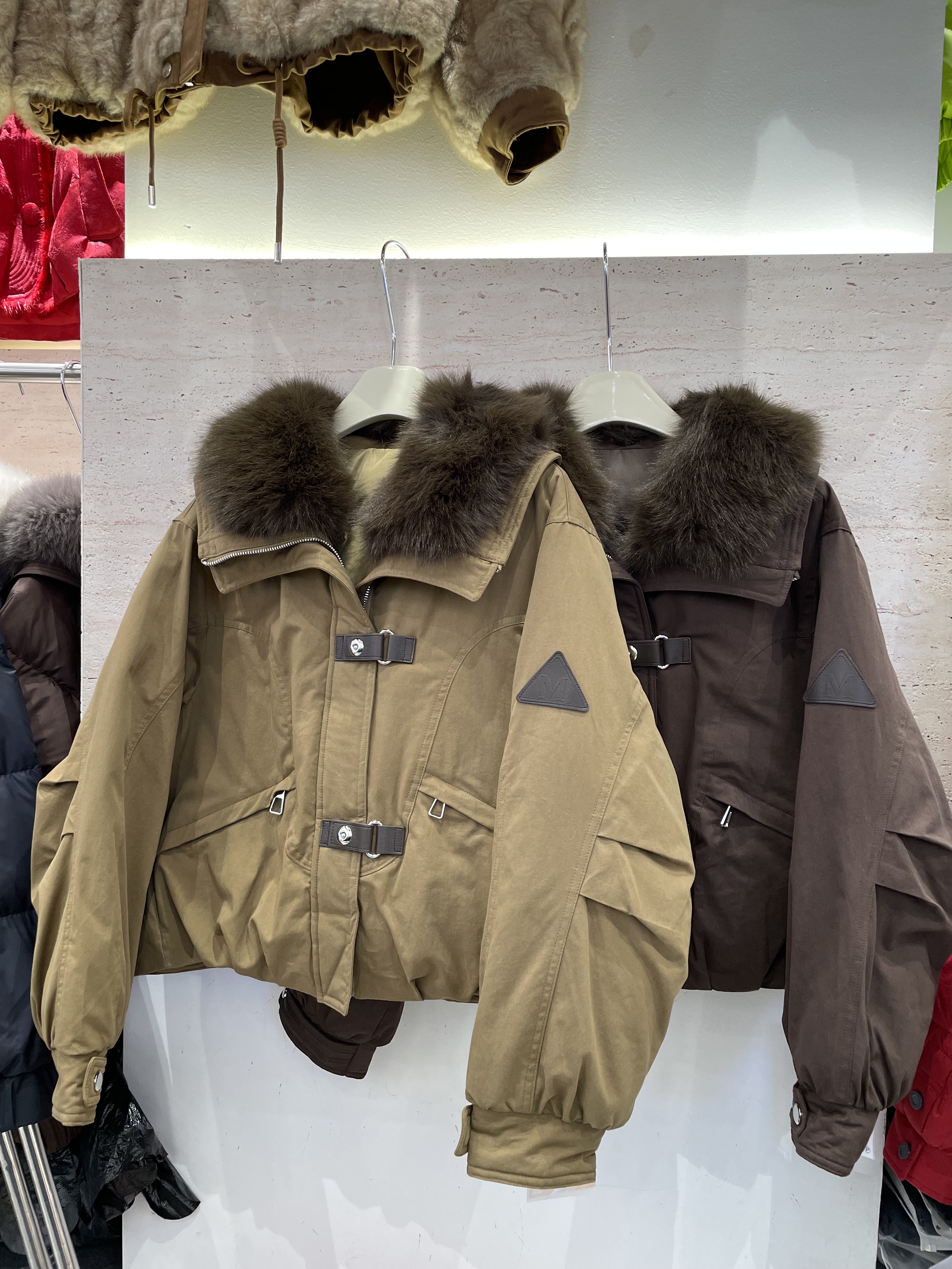 依然5A93冬加厚环保毛领石墨烯皮草派克服外套女时尚保暖短款外套