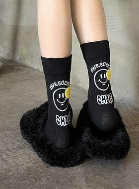 韩版后跟植绒黄色笑脸袜子女学院风卡通可爱字母中筒袜黑白棉长袜