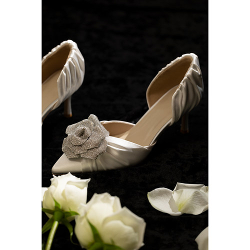 薮椿小众设计仙女尖头细高跟婚鞋