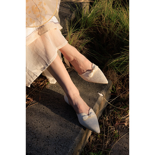 薮椿尖头平底鞋国风盘扣马面裙鞋