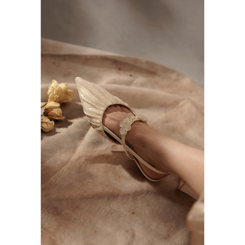 薮椿原创国风盘扣尖头坡跟旗袍鞋