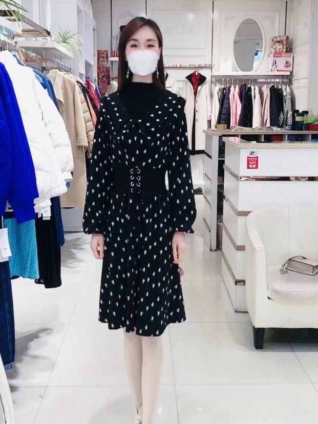 爱心依薰2022冬装新品32Y连衣裙