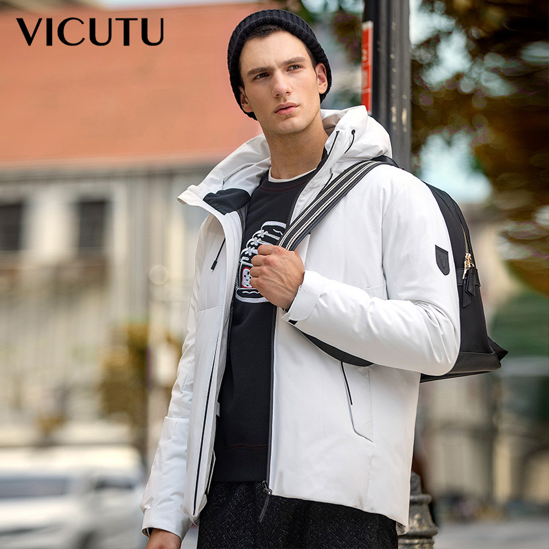 VICUTU/威可多短款连帽羽绒服