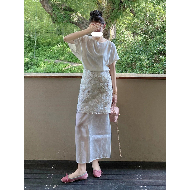 K2 ONLINESTORE 简约白色短袖T恤女超好看独特网纱碎花半身裙套装