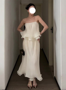 K2 ONLINESTORE 法式重工压褶吊带背心女夏季高腰花边半身裙套装
