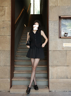 K2 ONLINESTORE 法式简约无袖v领背心马甲女黑色显瘦收腰短裙套装