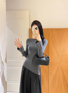 K2 ONLINESTORE 灰色简约一字领长袖打底衫女不规则下摆修身上衣