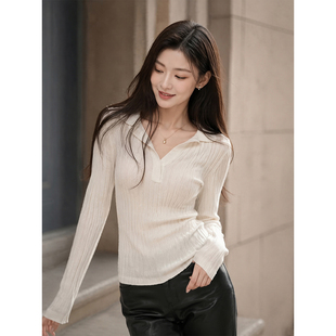 K2 ONLINESTORE 白色极简风坑条V领长袖针织衫女软糯修身套头上衣