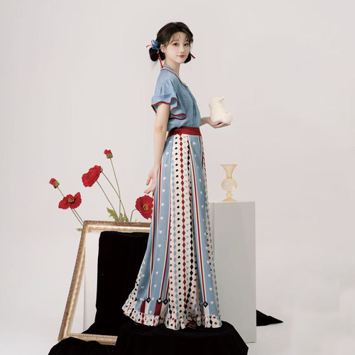 芷蘅间兔子梦境汉服套装
