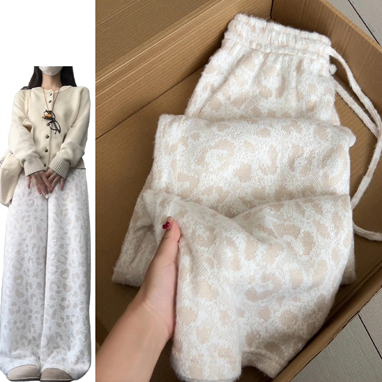 杏色慵懒感复古豹纹裤女秋冬季2025新款垂坠感软糯休闲针织糯米裤