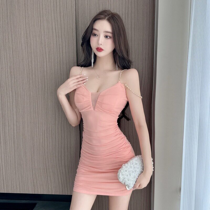 性 感v领夜场低胸纯欲风吊带连衣裙高级感时尚显身材裙子夏季女装